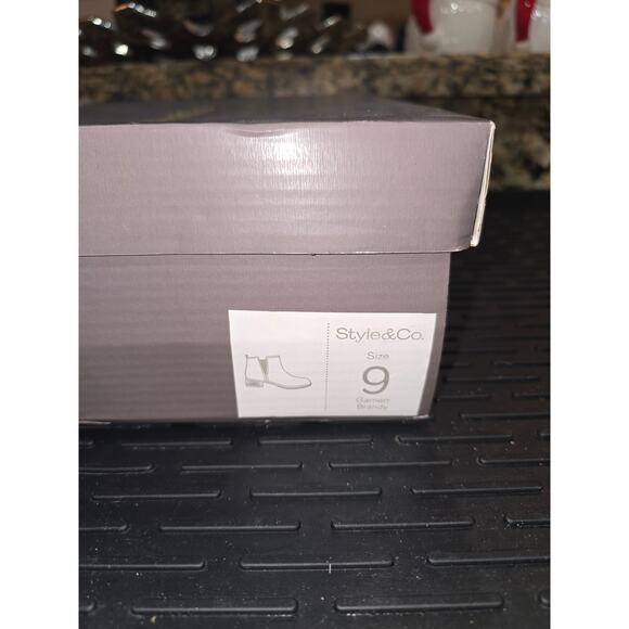 Women's Garnerr Lug Sole Ankle Booties, Created for Macy's - Picture 7 of 7